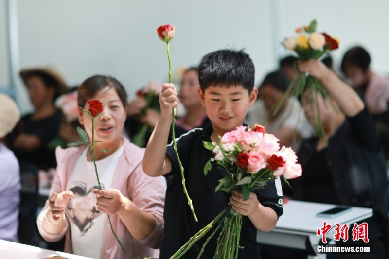 日照市莒縣招賢曲坊現(xiàn)代農(nóng)業(yè)產(chǎn)業(yè)園的鮮切花5